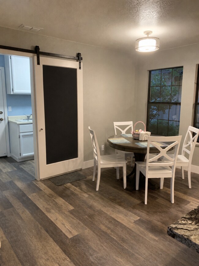 Building Photo - Beautiful Gold River home