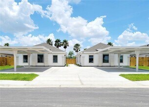 Building Photo - 7807 N 58th Ln