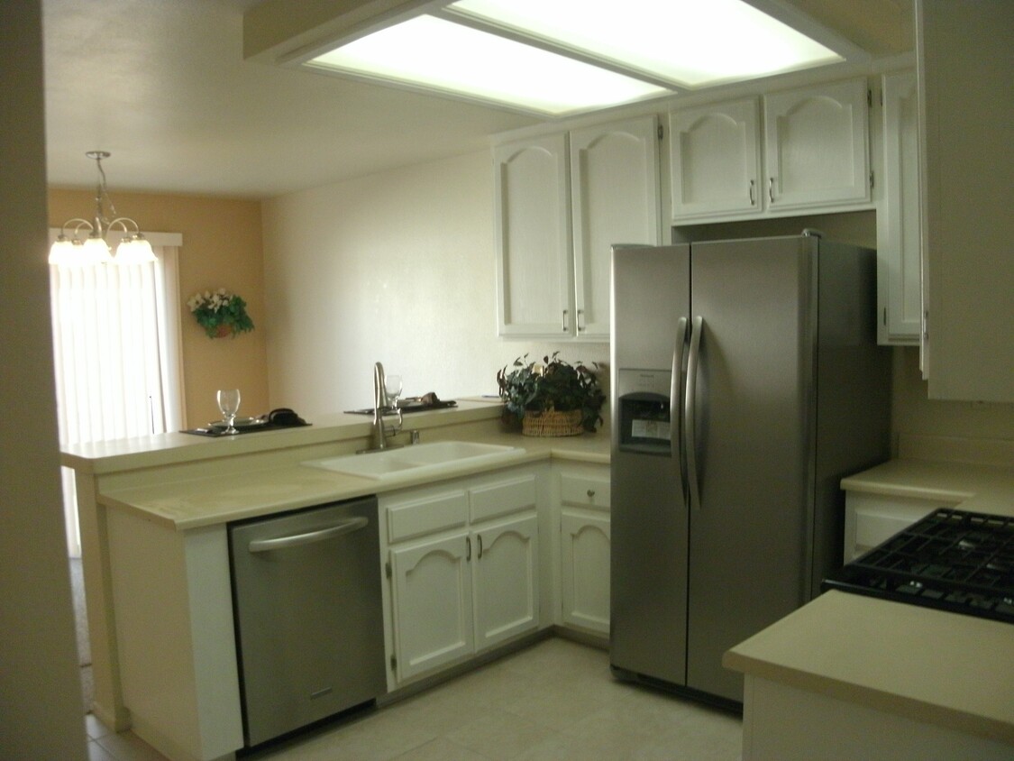 Kitchen Appliances - 41590 Maroon Town Rd
