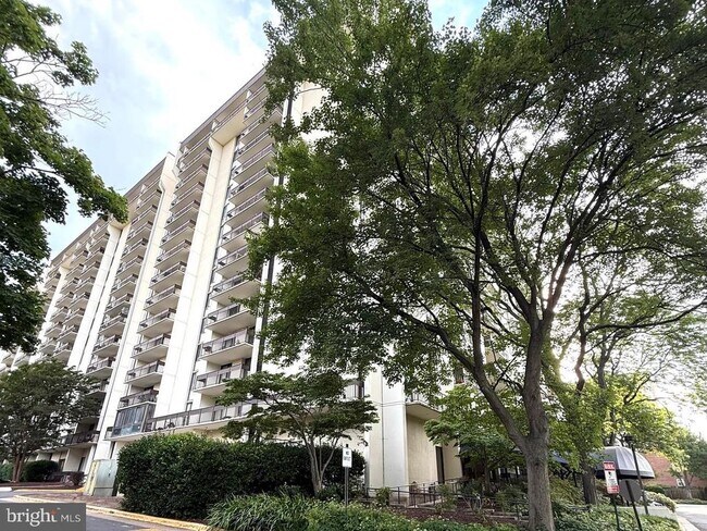 Foto del edificio - 5300 Holmes Run Pkwy