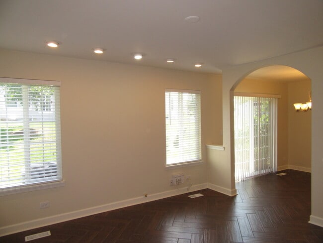 Building Photo - 32461 Rushmore Ave