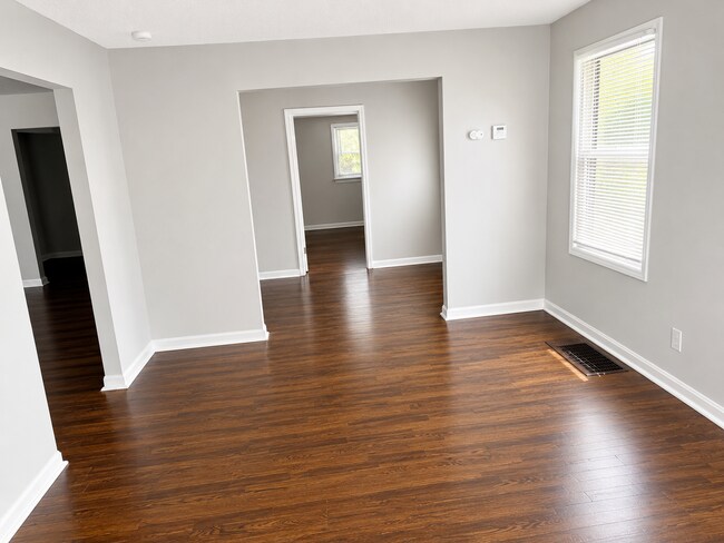 Building Photo - Cute Updated 3 Bedroom Home
