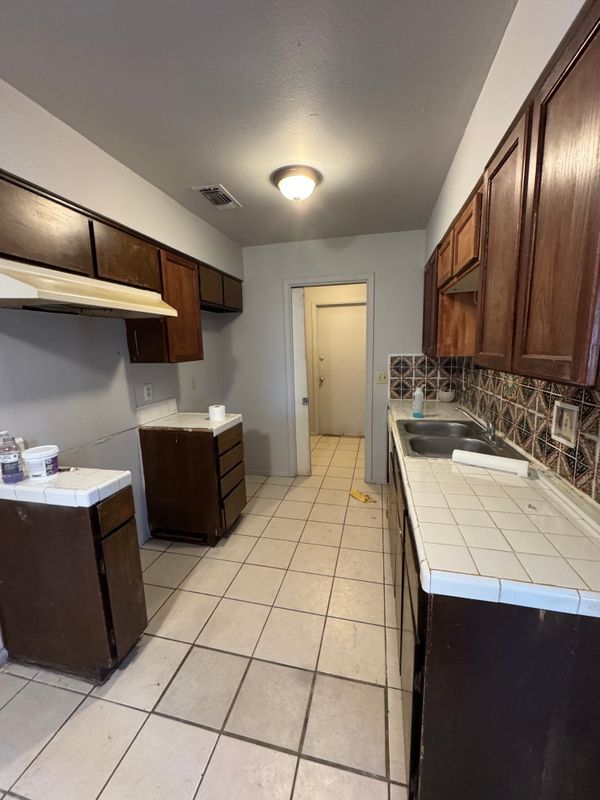 Foto del edificio - 9131 Port Hudson Dr