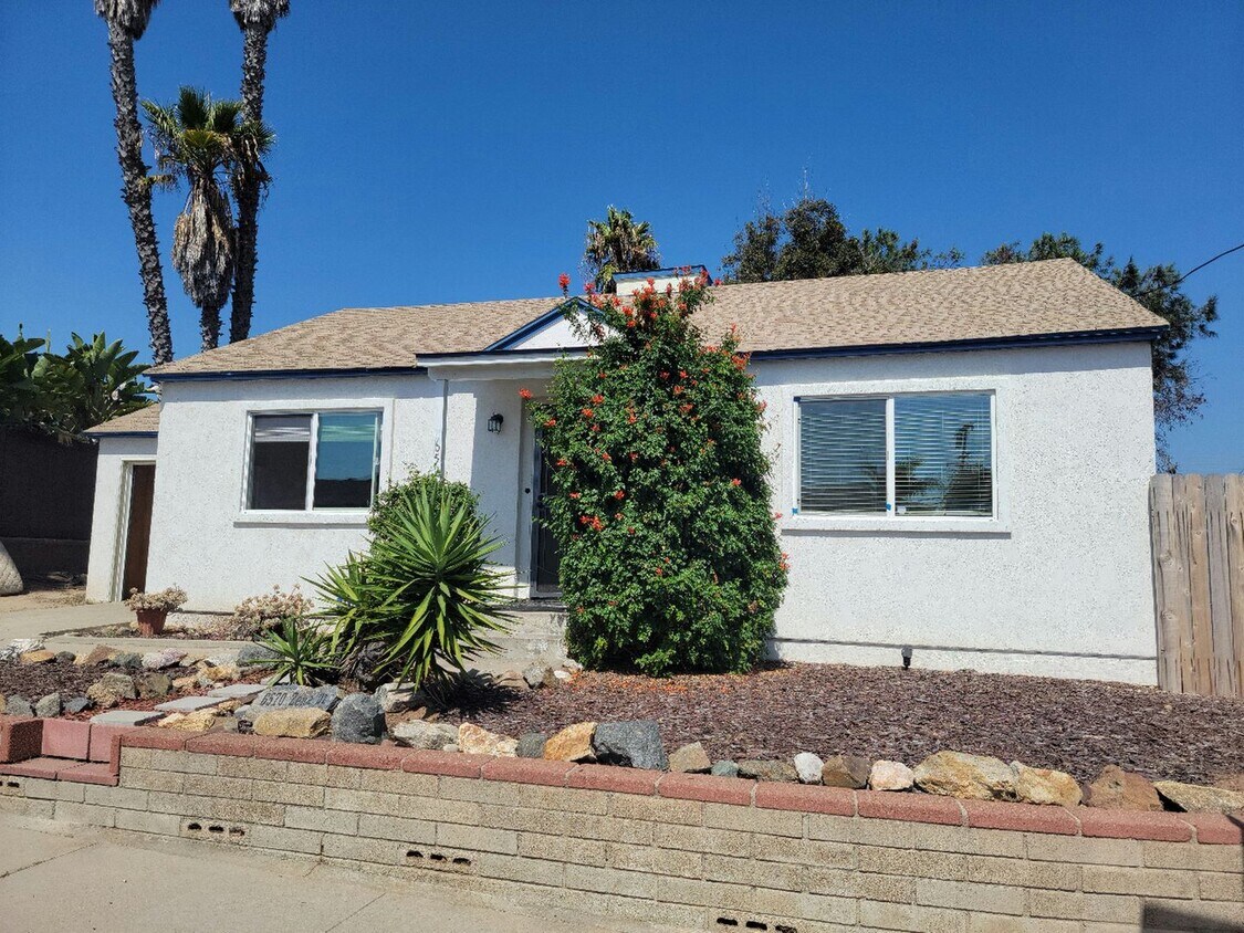 Foto principal - Renovated 2bd/1bth Single Family Home in R...