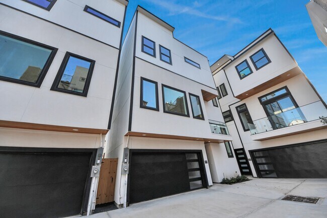 Building Photo - 3407 Hutchins St