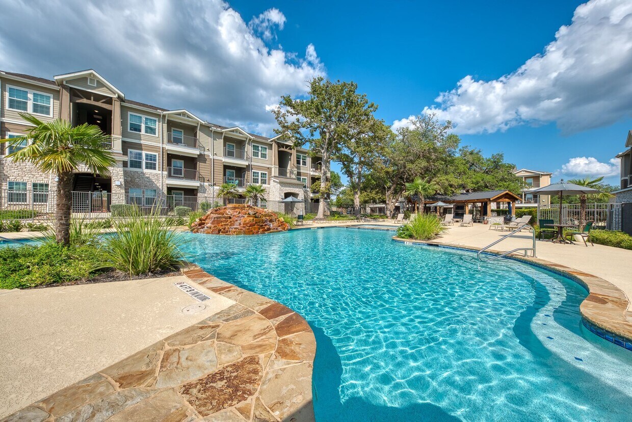 Roots at Boerne Apartments in Boerne, TX