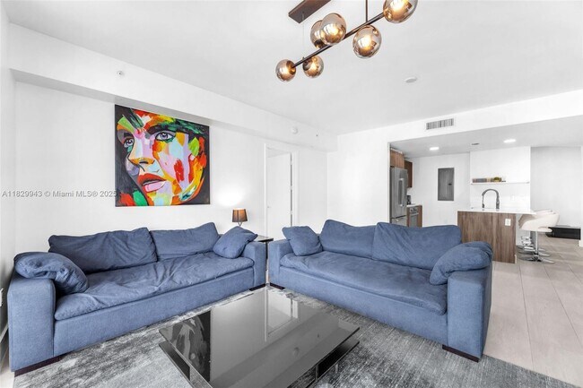Foto del edificio - 488 NE 18th St
