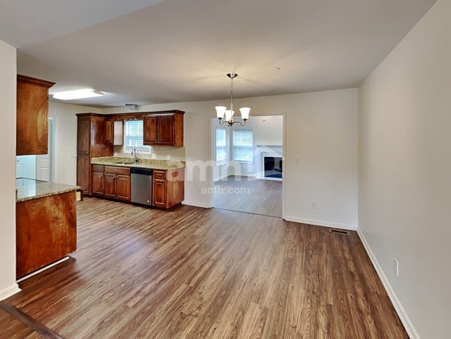 Building Photo - 2908 Checkers Ct