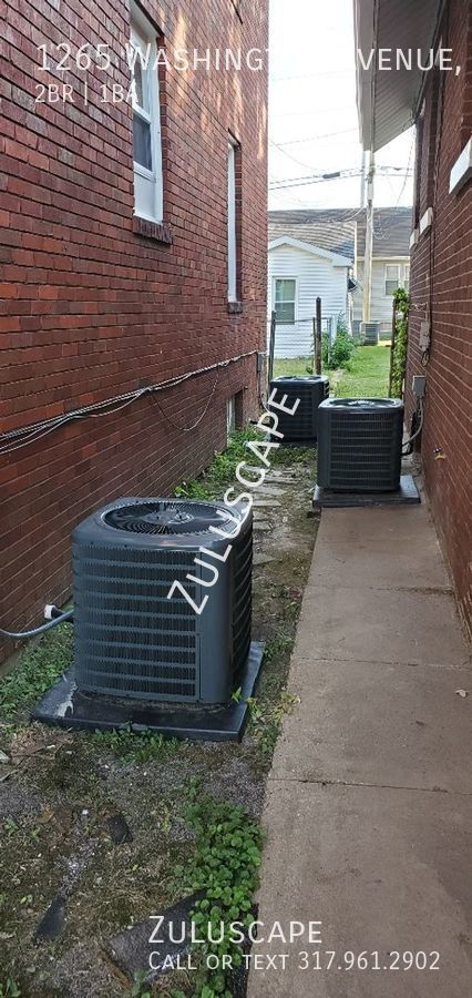 Building Photo - Ground level duplex for rent
