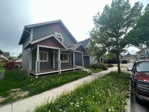 Building Photo - 4771 Calistoga Ln
