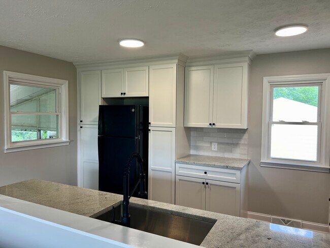 Foto del edificio - 5933 Stow Rd