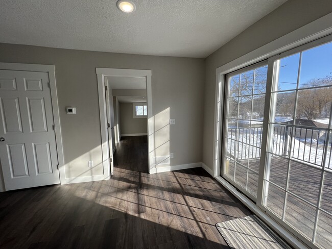 Patio Entrance and Deck - 427 E Oak St