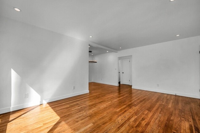 Foto del edificio - Designer remodeled unit in WeHo!