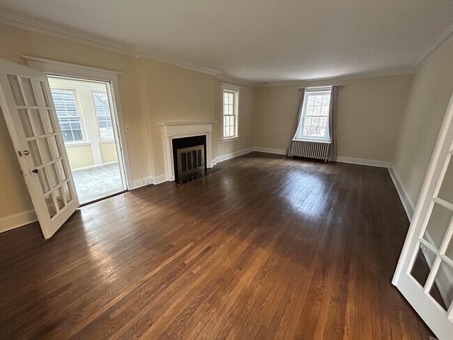 Building Photo - 1619 Jonquil St NW