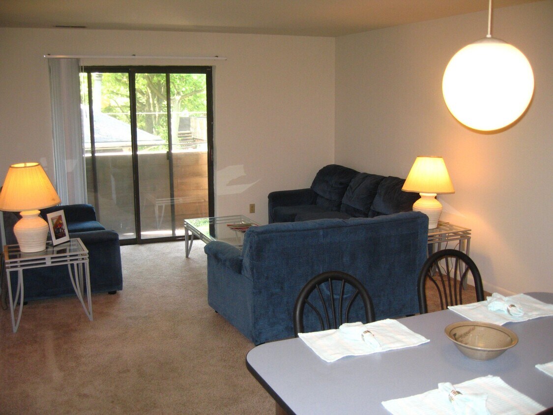 Foto principal - 709 West Green Street