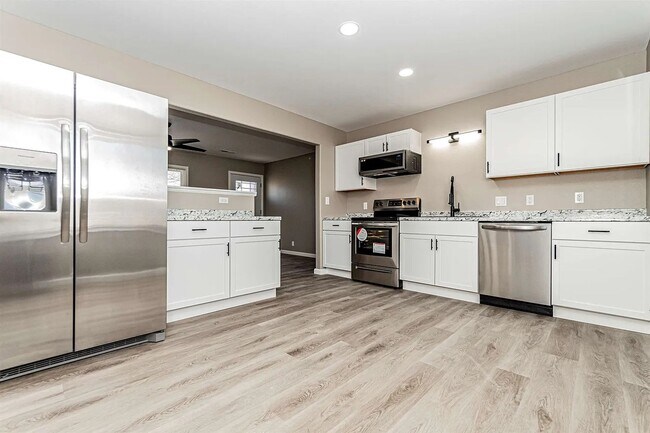 Foto del edificio - Charming 2 Bedroom Rental