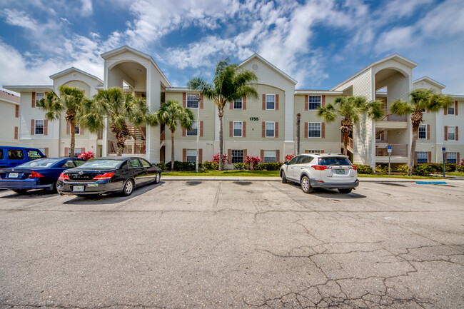 Foto del edificio - 1755 Four Mile Cove Pky