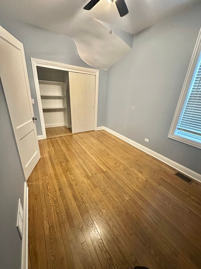 Foto del edificio - 12613 Maple Ave