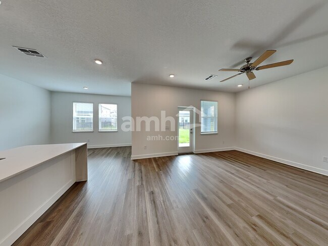 Foto del edificio - 3208 Carthage Ave