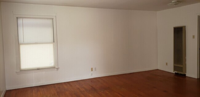 Foto del edificio - CUTE 2 bedroom, 1 bath home!!!