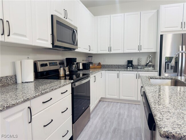 Building Photo - 5865 Shell Cove Drive