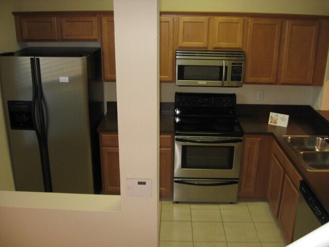 Building Photo - Cypress Landing 8205