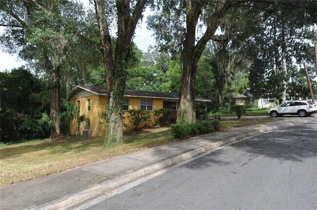 Foto del edificio - 1410 NW 7th Rd