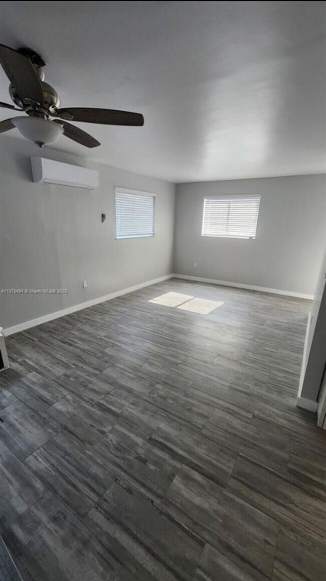 Foto del edificio - 1467 SW 3rd St