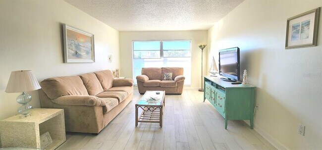 Foto del edificio - 2700 Bayshore Blvd