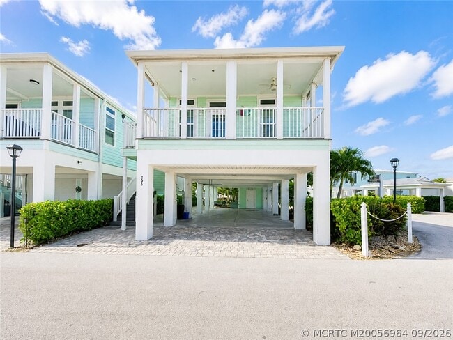 Building Photo - 252 NE Ebbtide Way