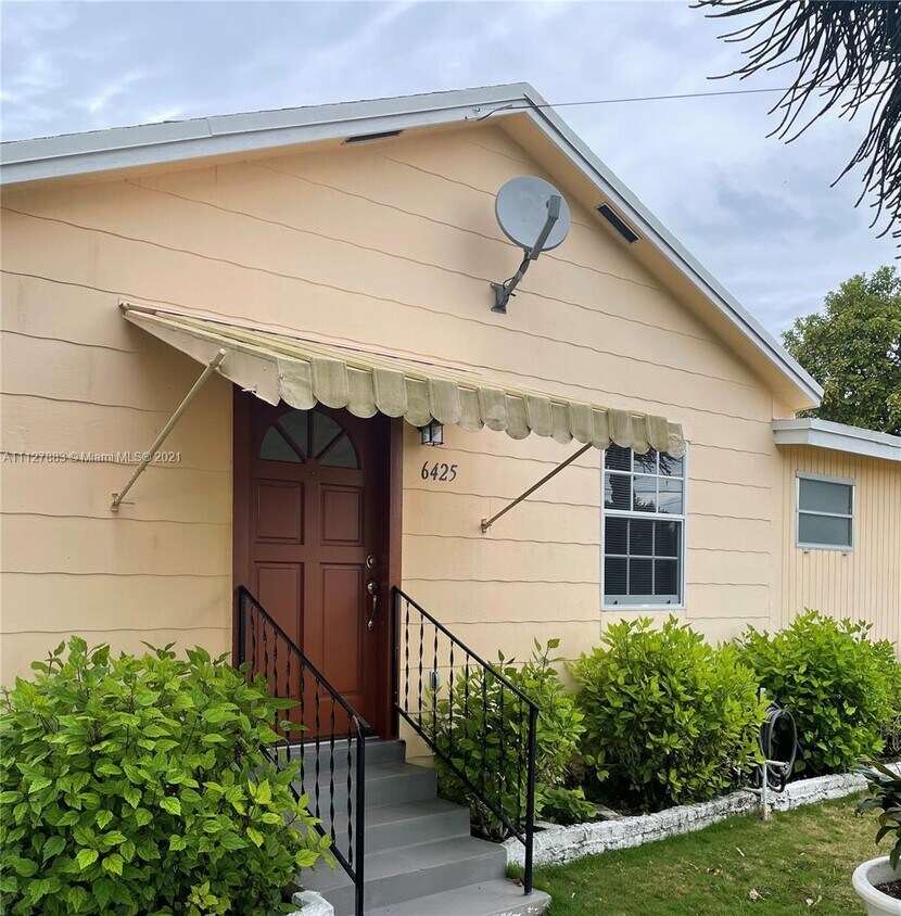 Foto principal - 6425 SW 28th St