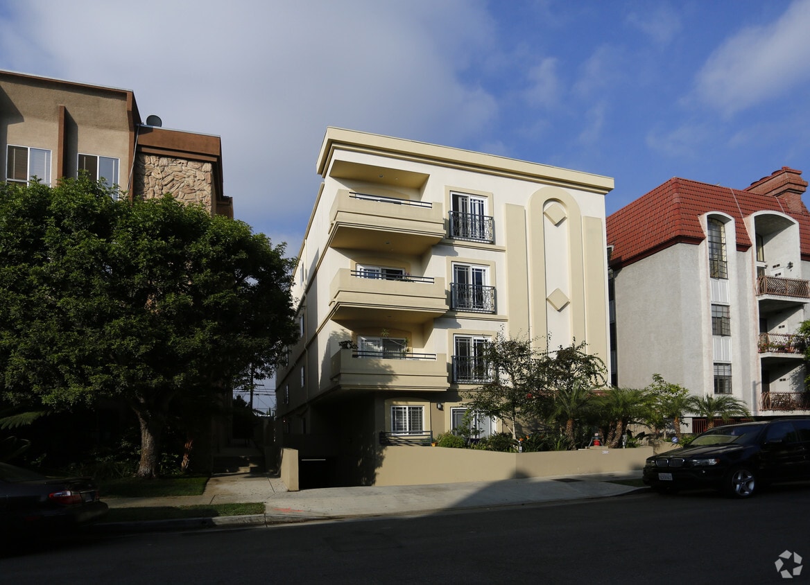 Building - 2045 S Bentley Ave