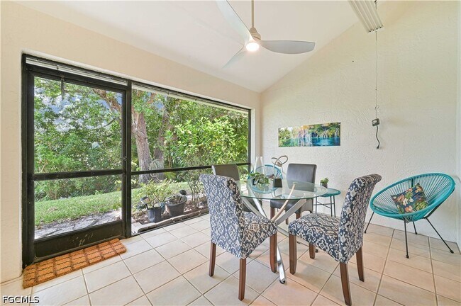 Foto del edificio - 15080 Riverbend Blvd