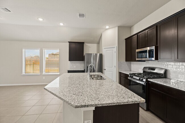 Foto del edificio - 1330 Lakeside Crk Rd