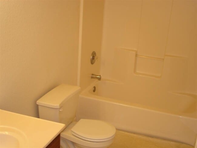 Building Photo - 4518 Waterloo Dr