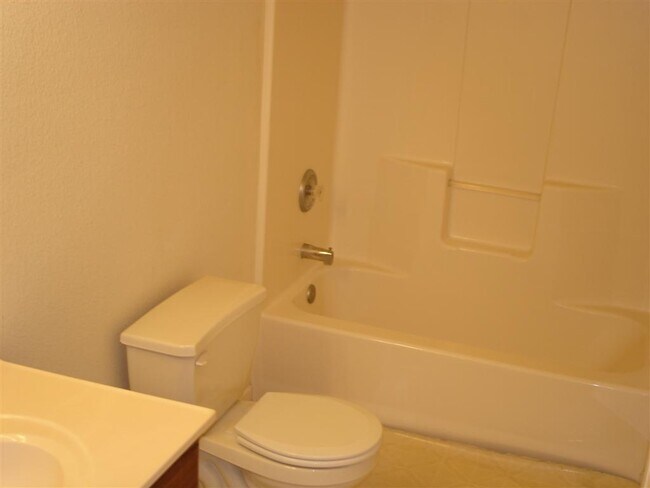 Building Photo - Waterloo Dr. 4518