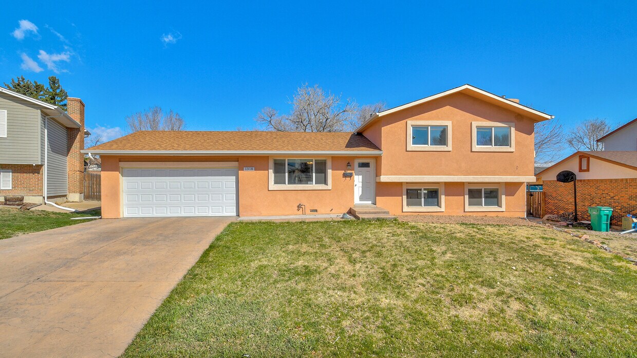 Primary Photo - 1318 Sorrento Dr