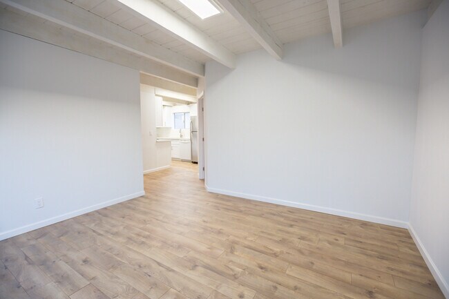 Foto del edificio - 3769 Riviera Dr