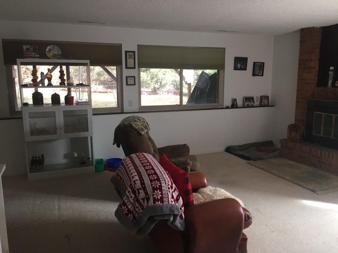 638 Gilcrest Rd Unit 3, Colorado Springs, CO 80906 Apartments in