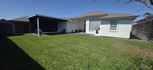 Foto del edificio - 8TH E St