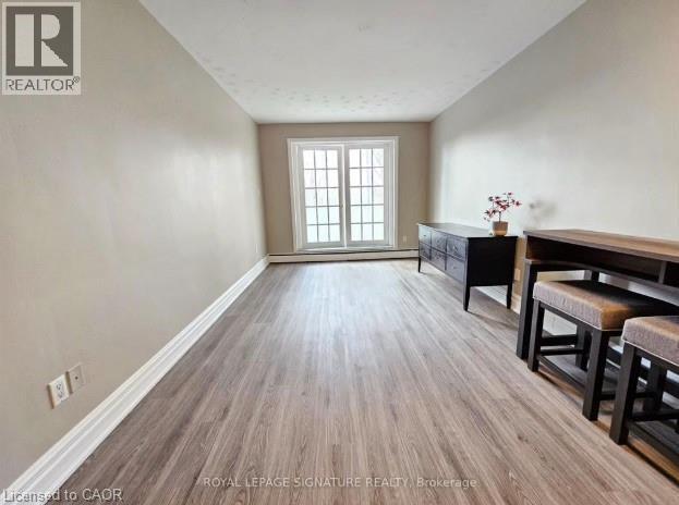 Photo du bâtiment - 101 Queen St S