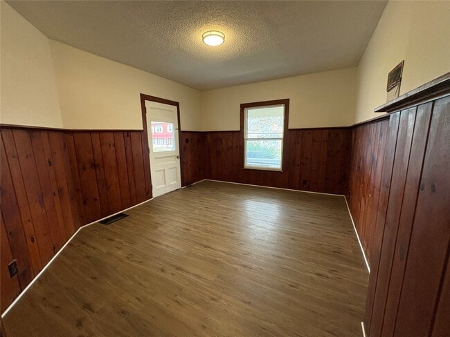 Foto del edificio - 234 Ackley Ave