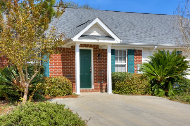 Building Photo - 134 Ginkgo Ln