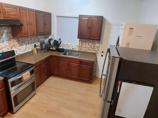 Foto del edificio - 3114 N Taylor St