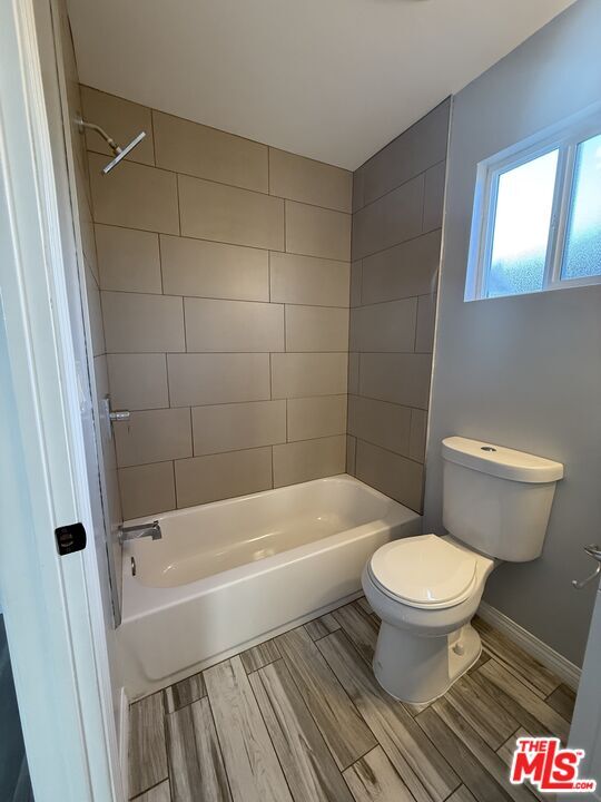 Foto del edificio - 10745 Saticoy St