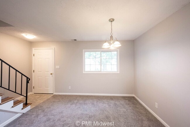 Building Photo - "Charming 2-Bed Townhouse Retreat on Progr...