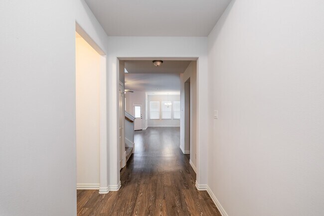 Building Photo - 336 Emerald Creek Dr