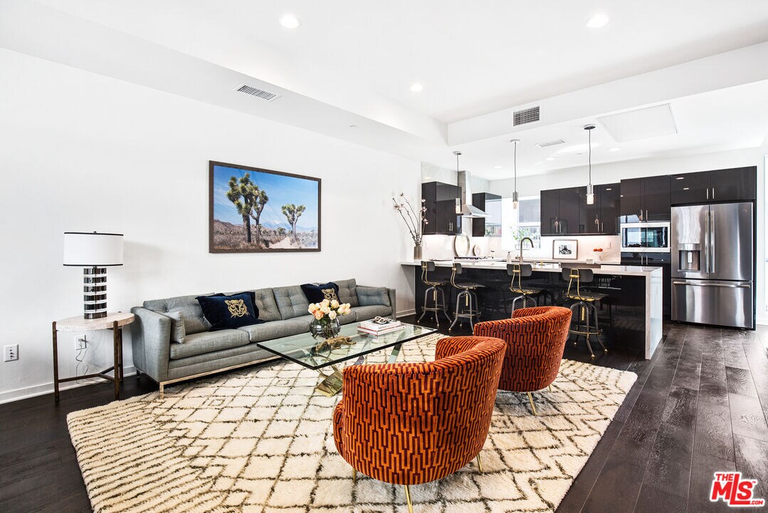 Foto principal - 8412 Blackburn Ave