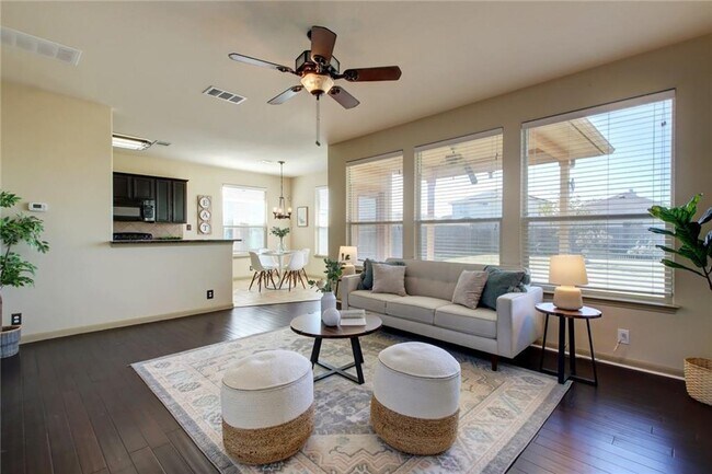 Foto del edificio - 12303 Stoneridge Gap Ln