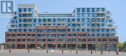 Building Photo - 11611-11611 Yonge St